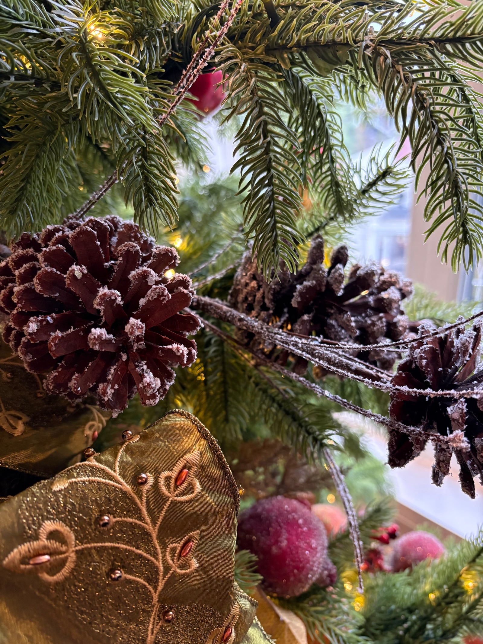 Frosted Pinecone Stem