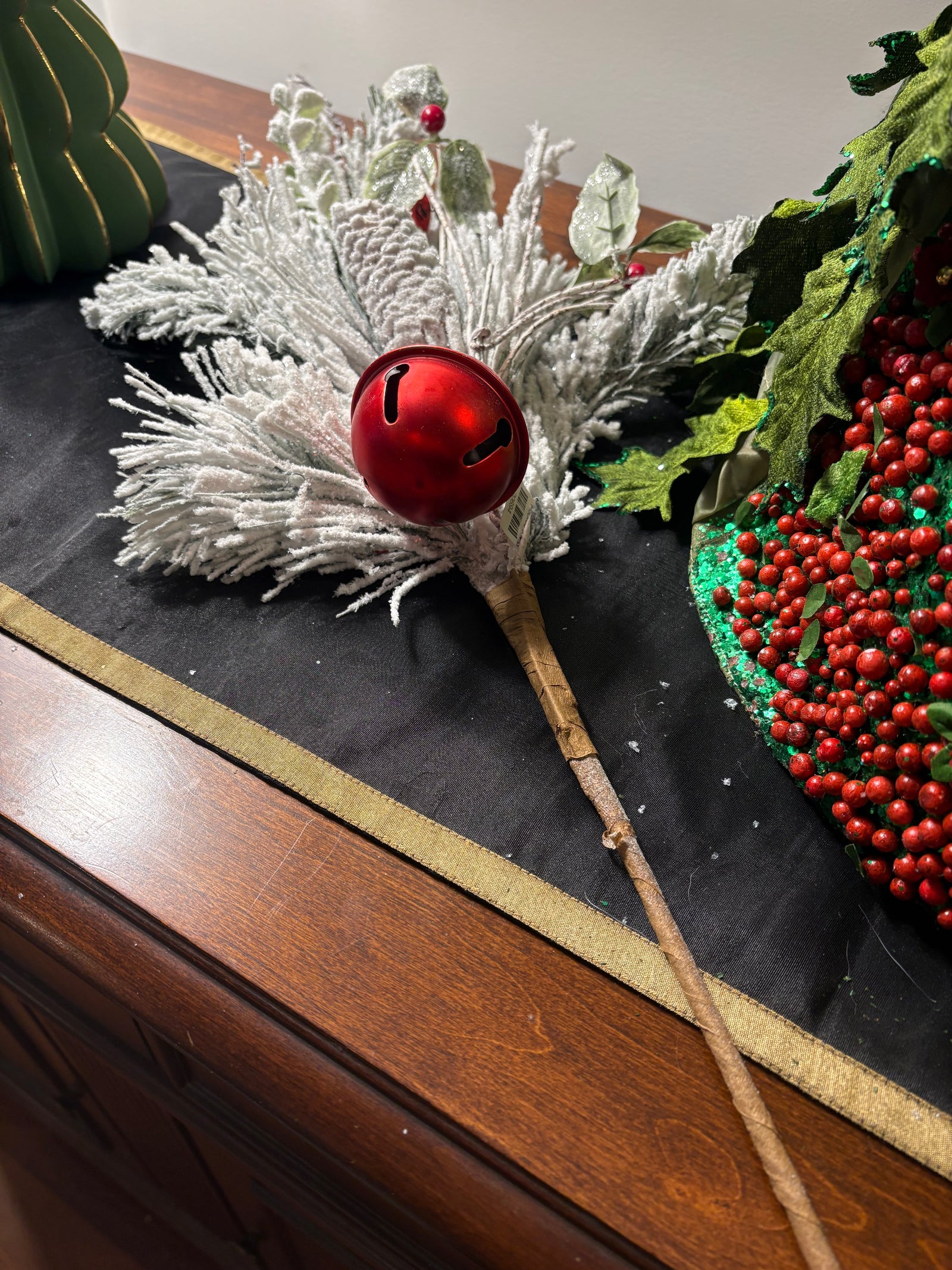 Frosted Pine & Holly Bell Stem