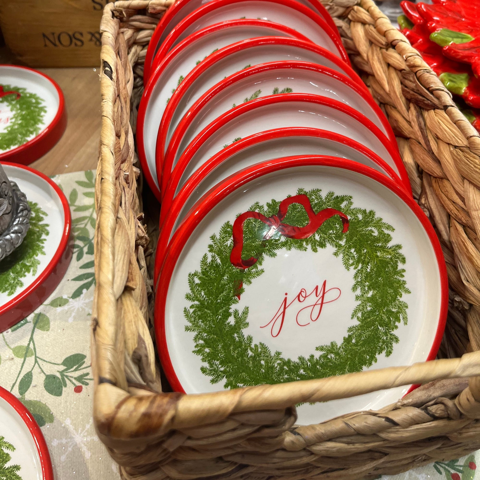 Dainty Wreath Plates