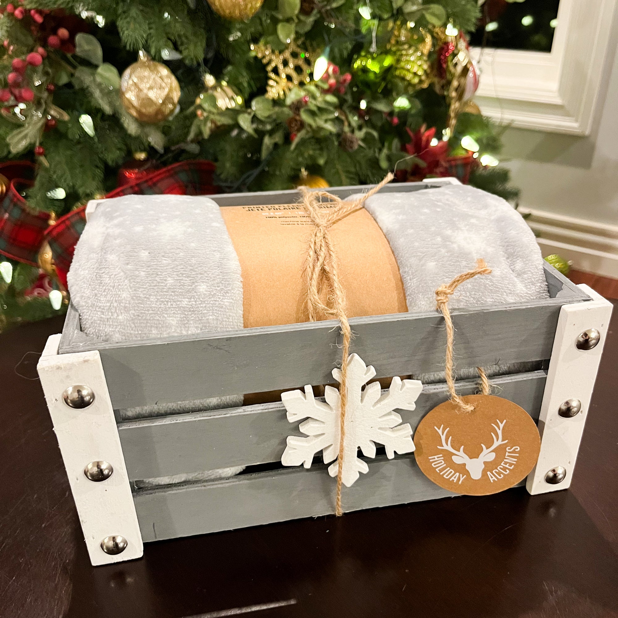 Winter Snowflake Throw Gift Set