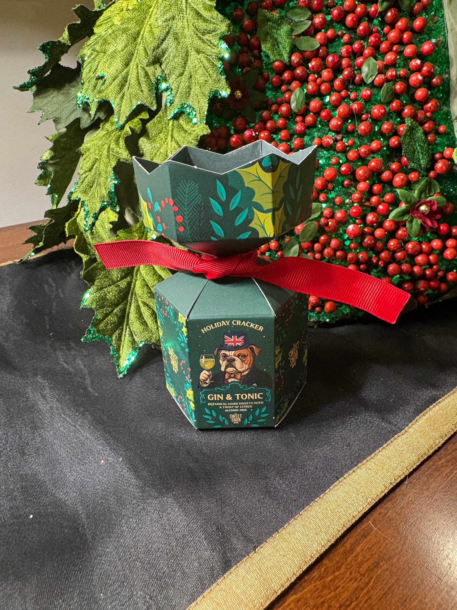 Candy Holiday Cracker - Gin & Tonic Candy