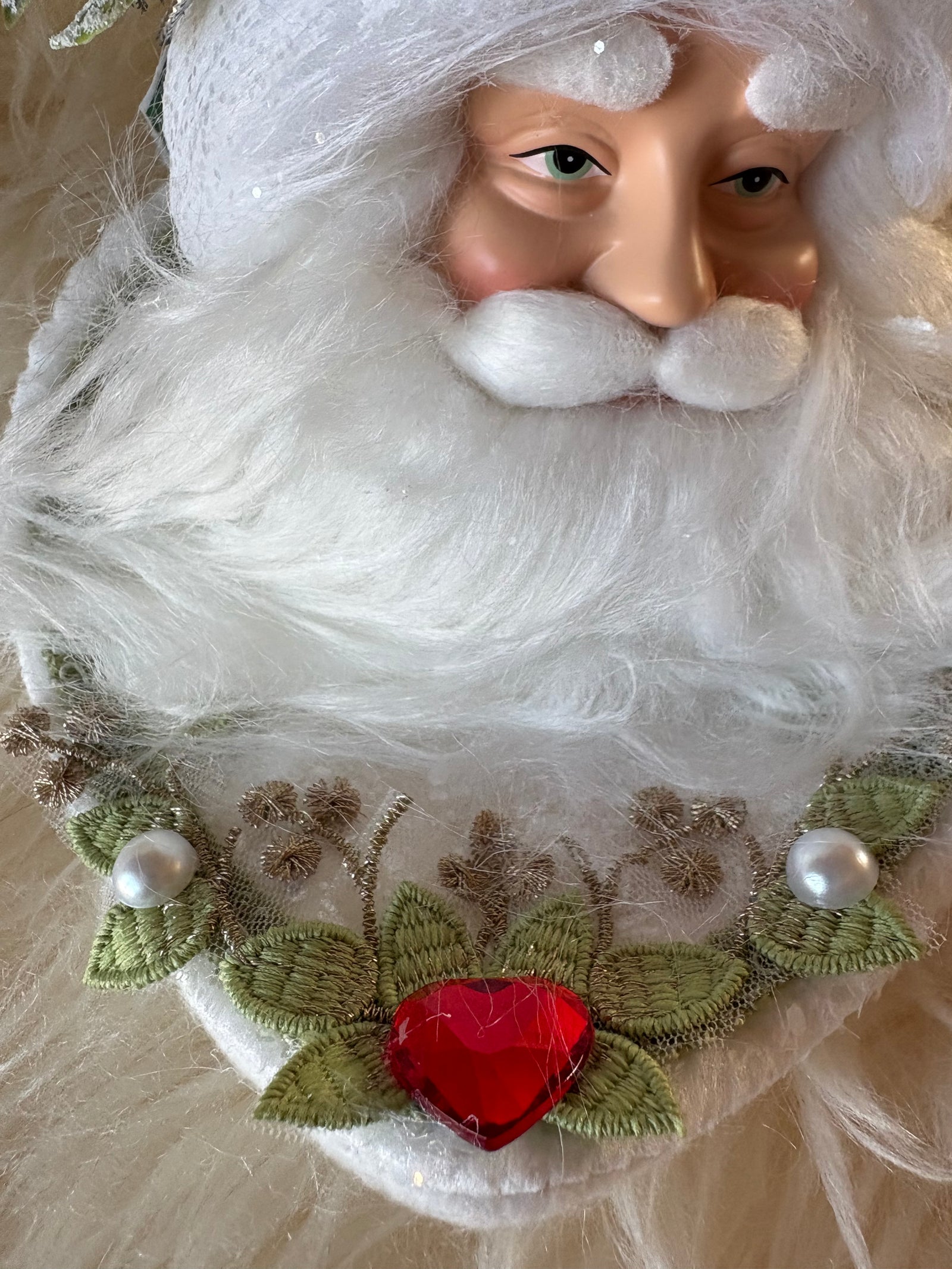 Mistletoe Kisses Santa