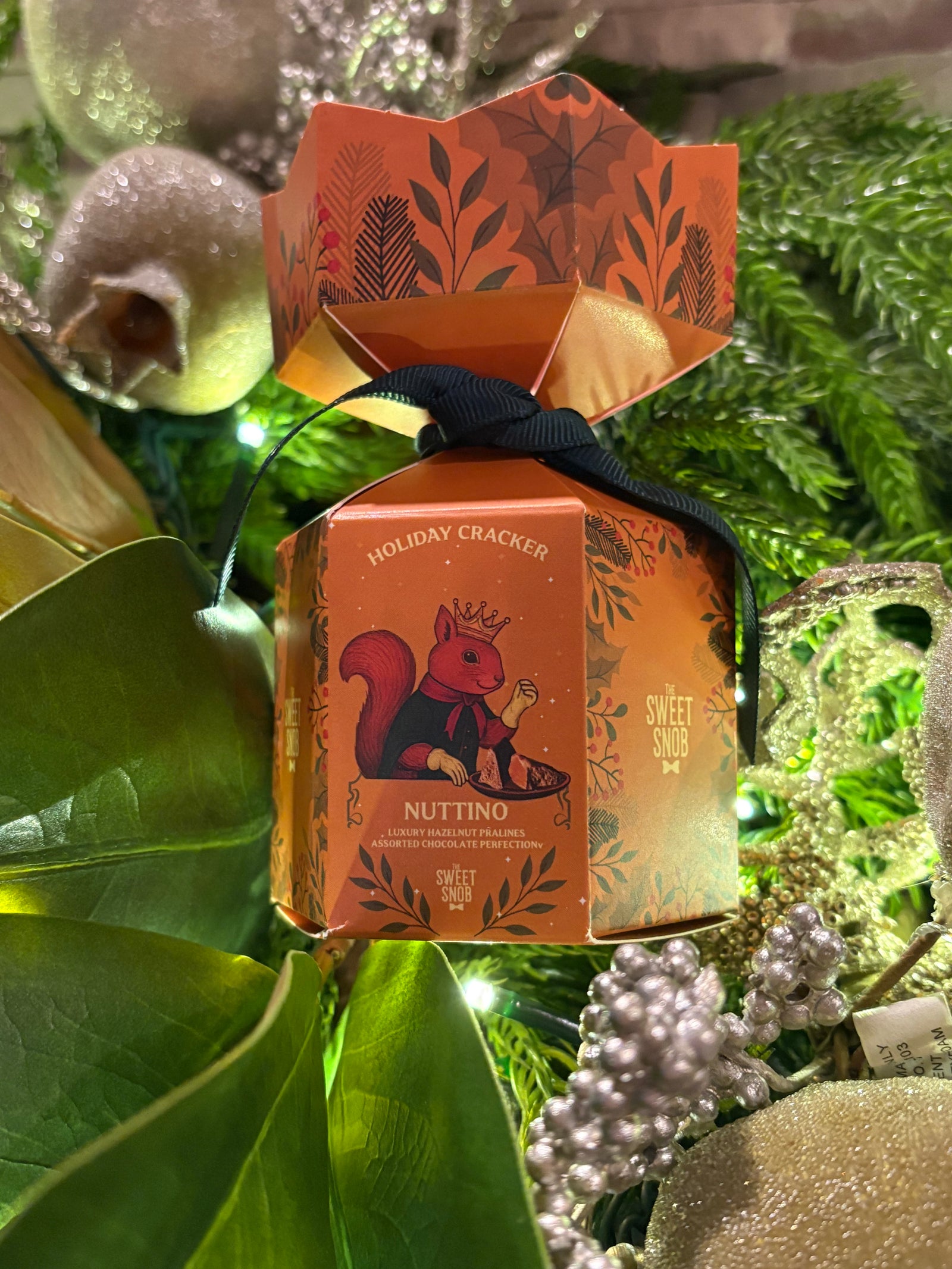 Candy Holiday Cracker - Hazelnut Nuttino
