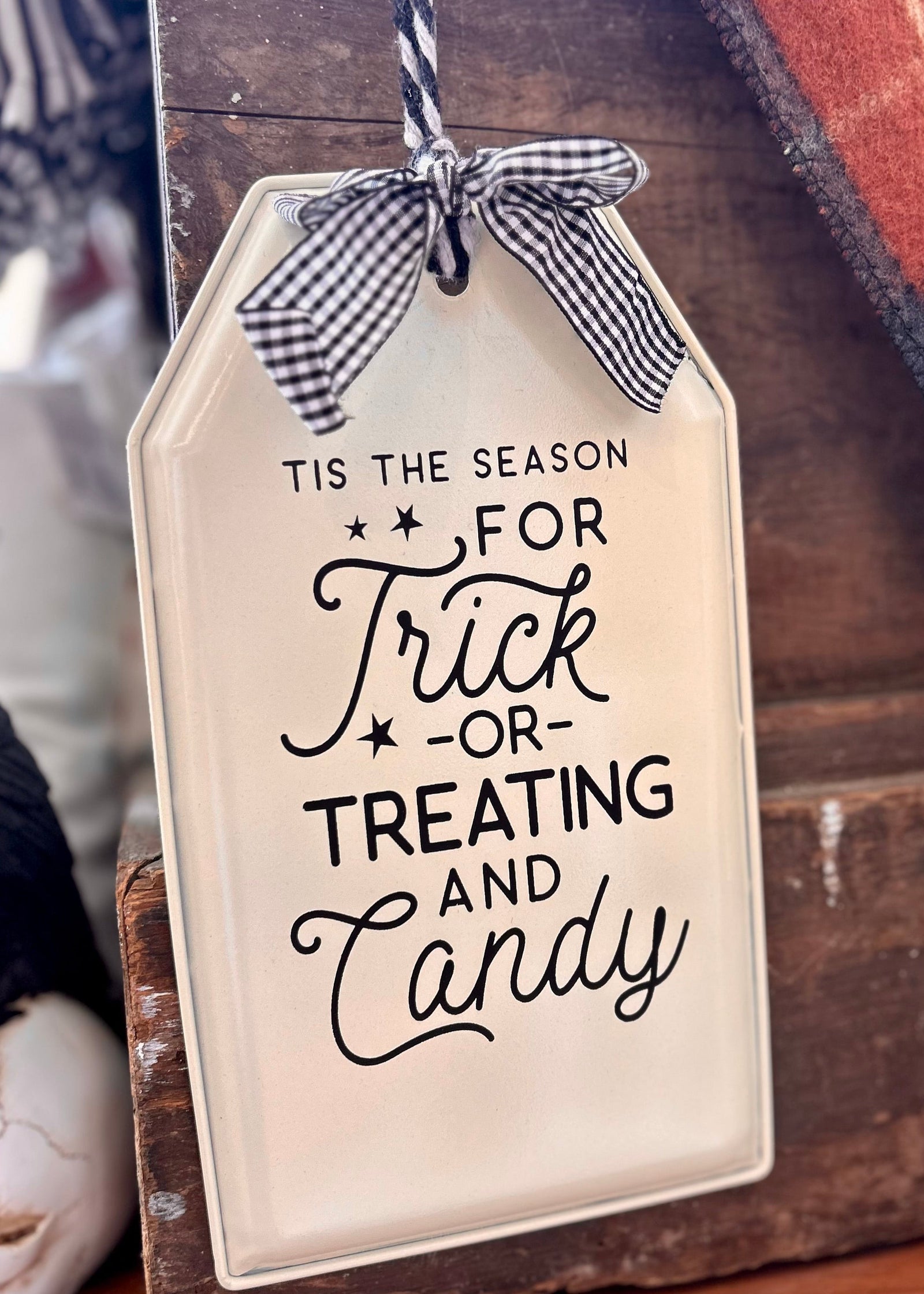 Metal Halloween Tag Decor