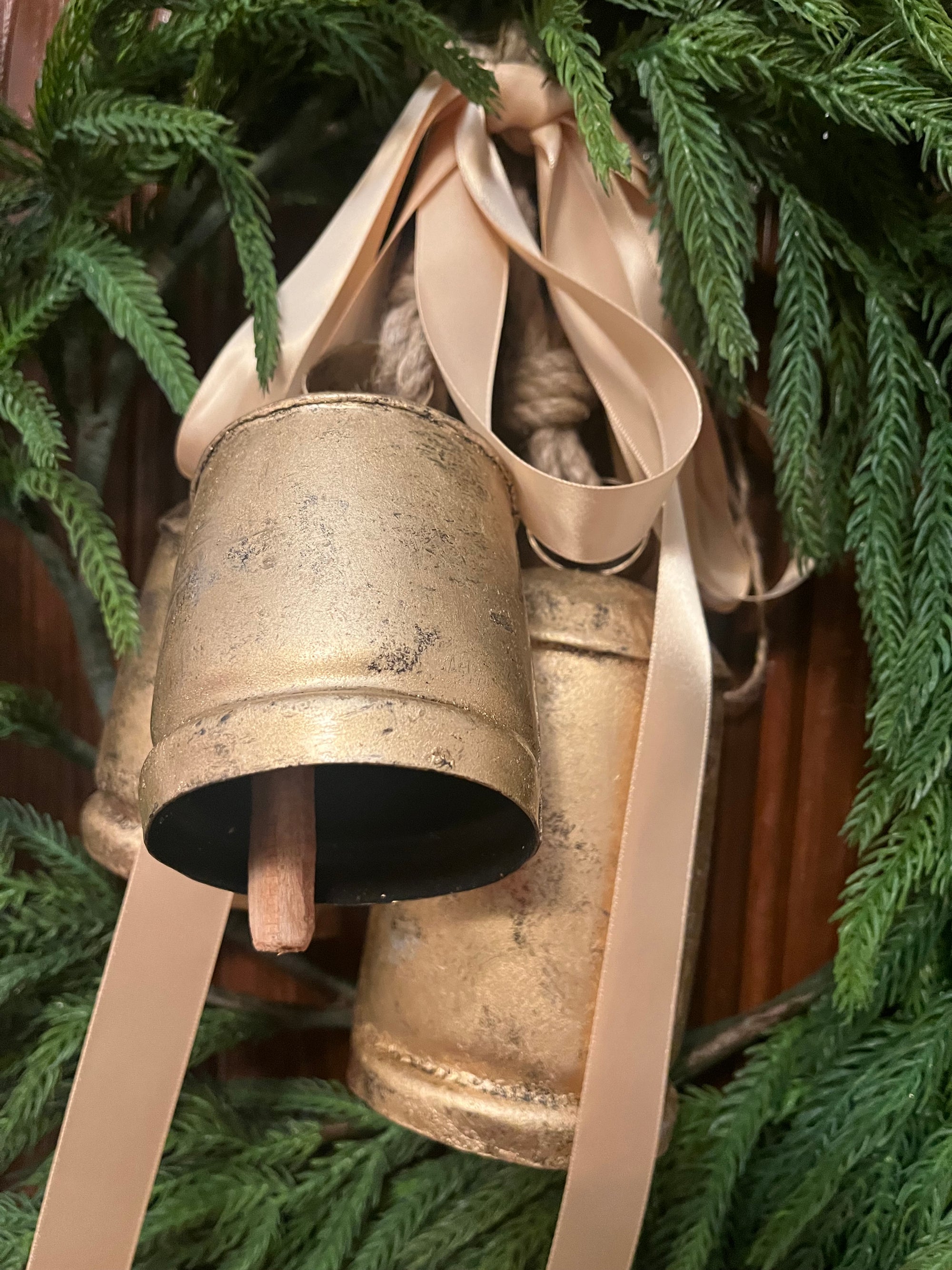 Fresh Touch Pine Wreath with Manor Bells