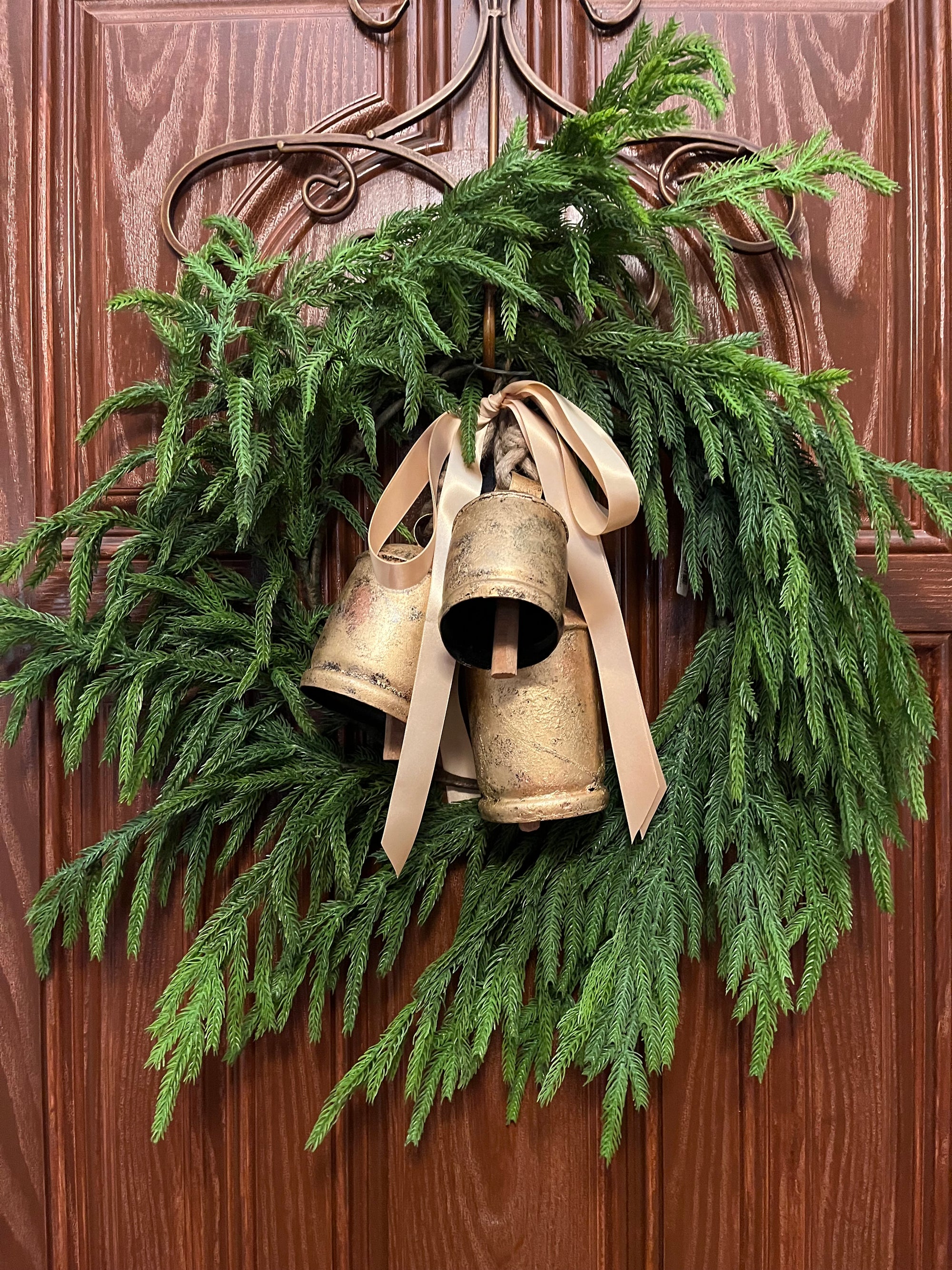 Fresh Touch Pine Wreath with Manor Bells