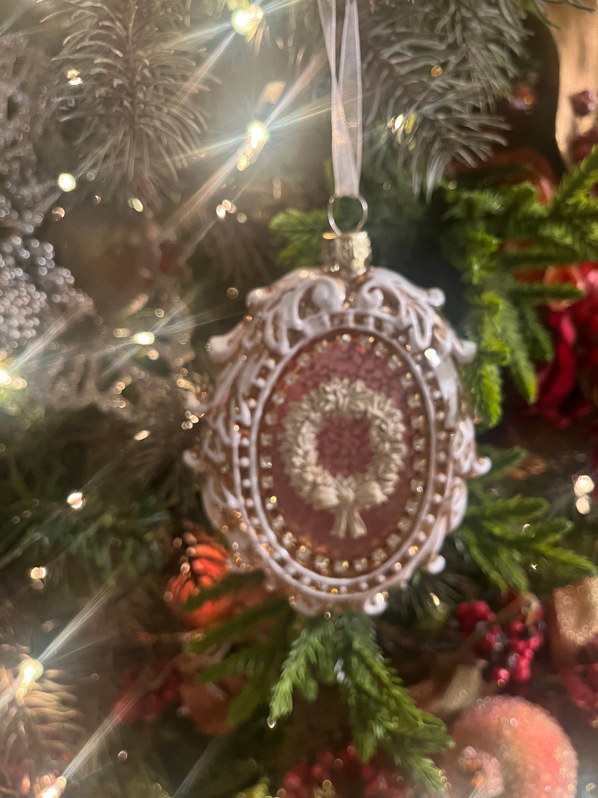 Framed Filigree Christmas Cameo Ornament