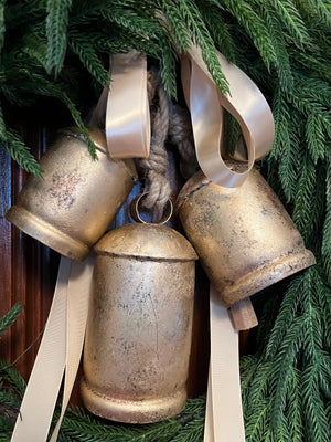 Fresh Touch Wreath with Gold Manor Bells