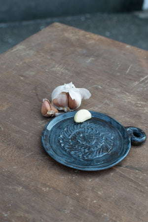 Garlic Plate- Handled