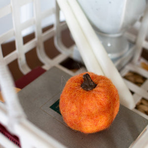 Mini Felt Pumpkins