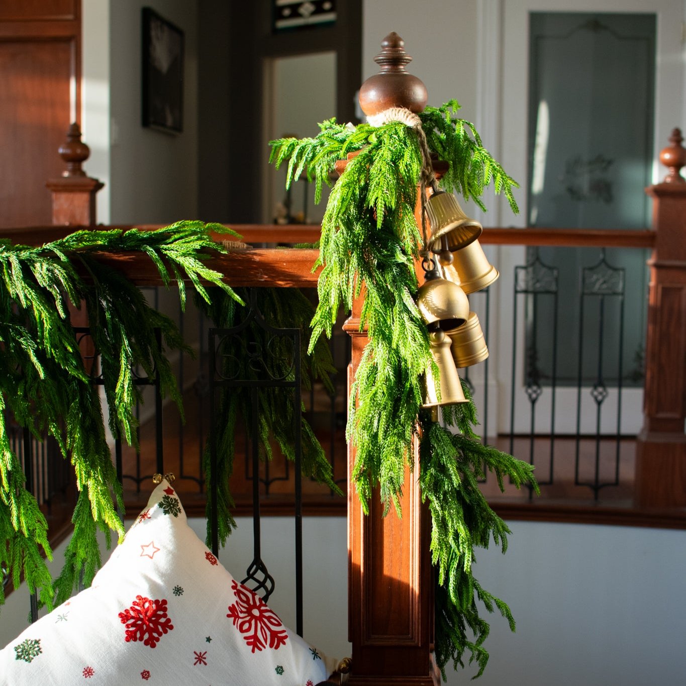 Fresh Touch Norfolk Dripping Pine Garland
