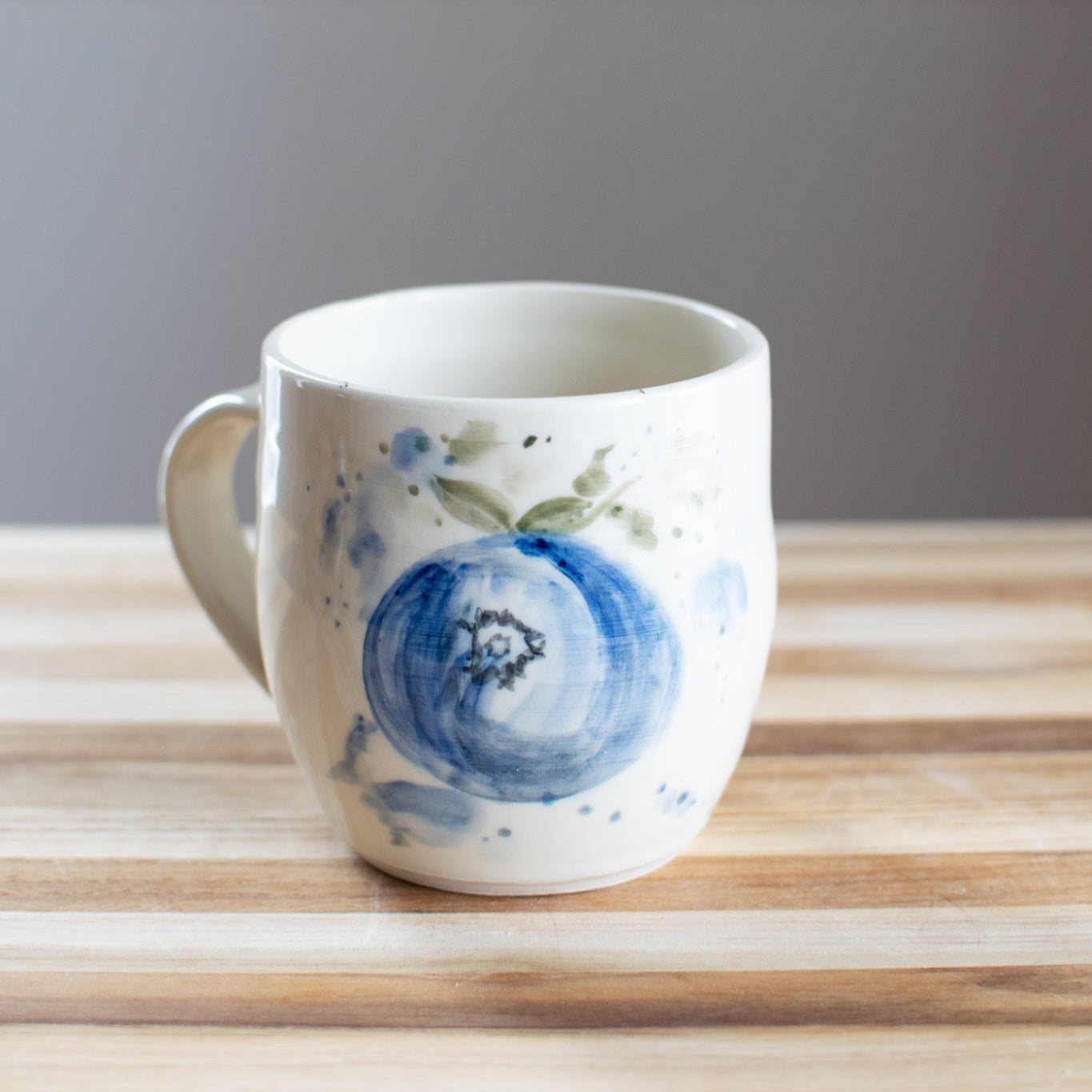 Grand Newfoundland Blueberry Pottery Mug