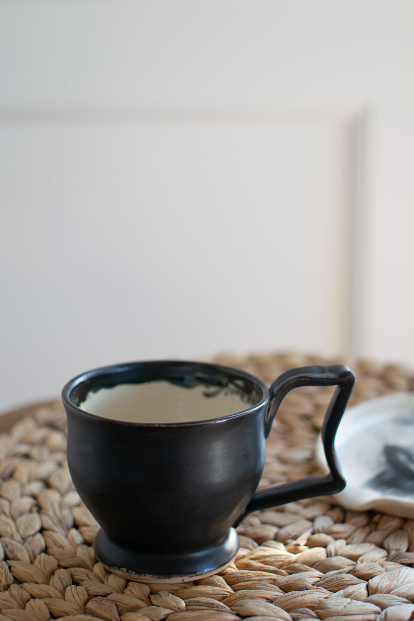 Velvet Black Pottery Mug