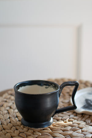 Velvet Black Pottery Mug
