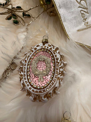 Framed Filigree Christmas Cameo Ornament