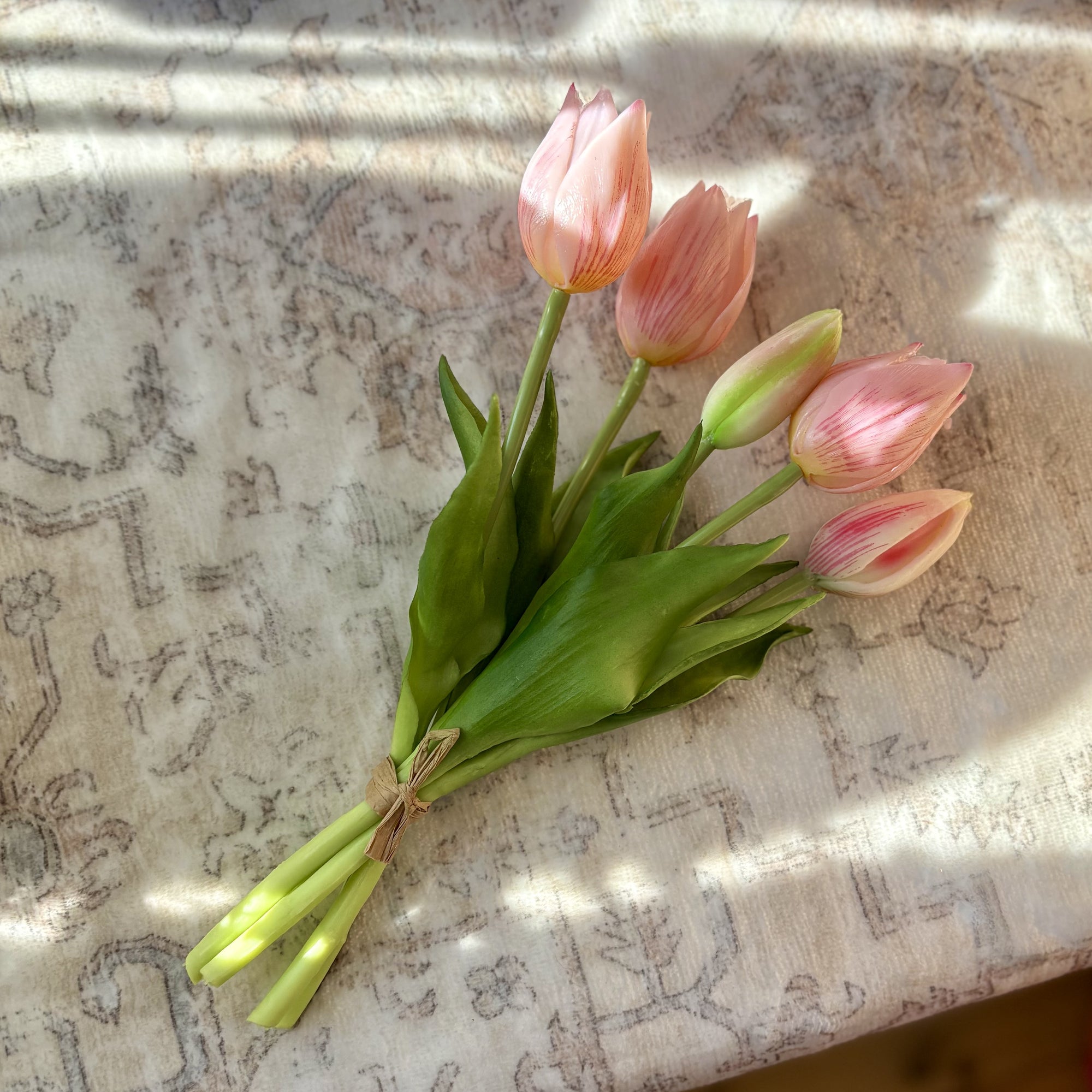 10" Mini Tulip Bundle - Baby Pink