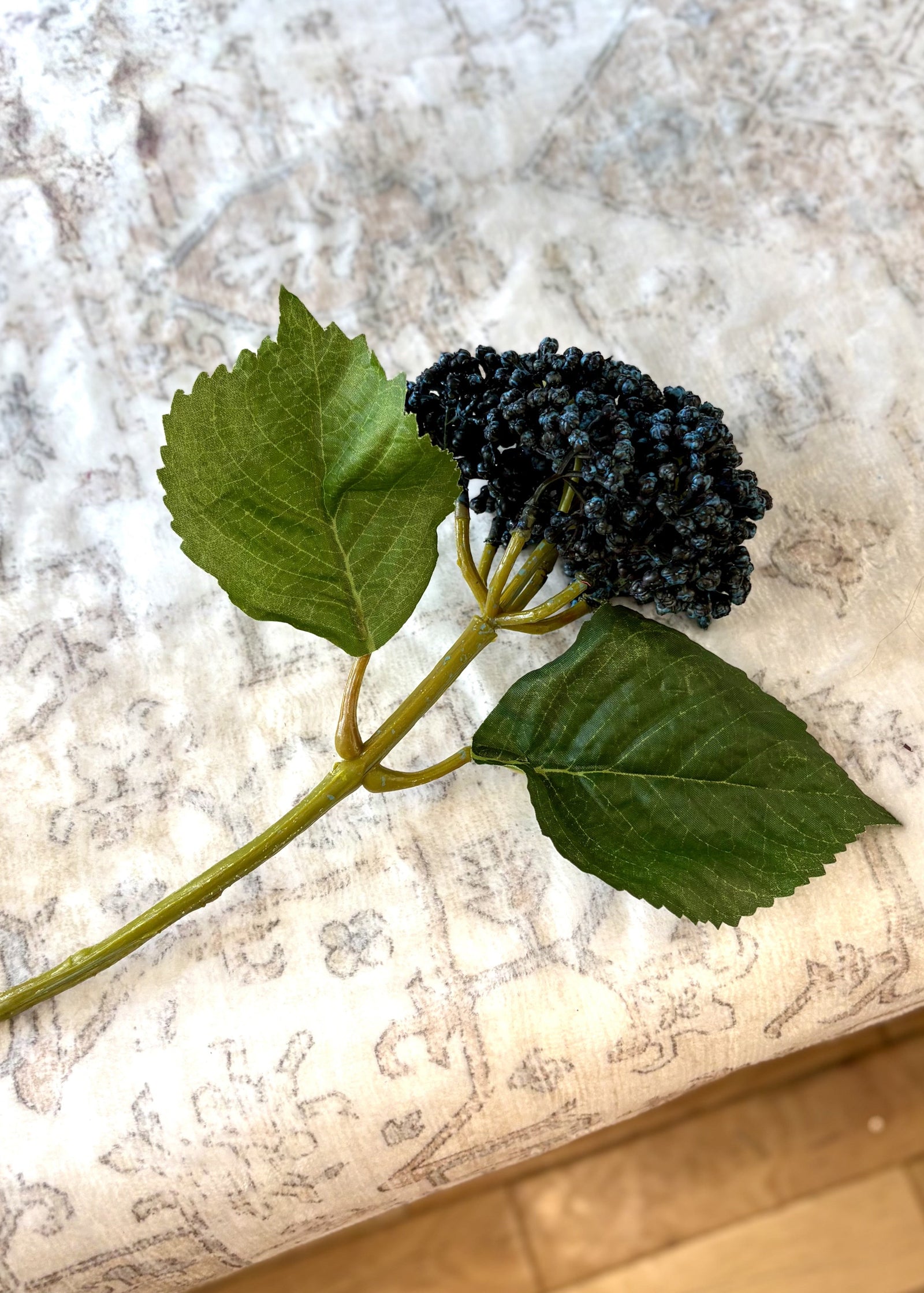 10" Seeded Hydrangea Stem - Blue