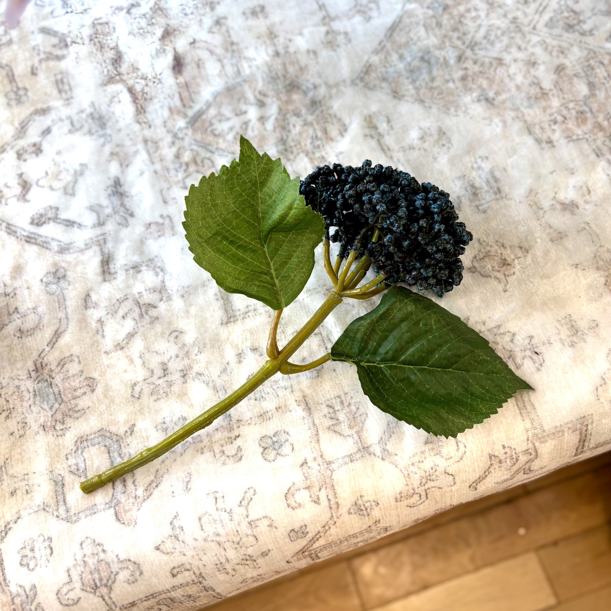 10" Seeded Hydrangea Stem - Blue