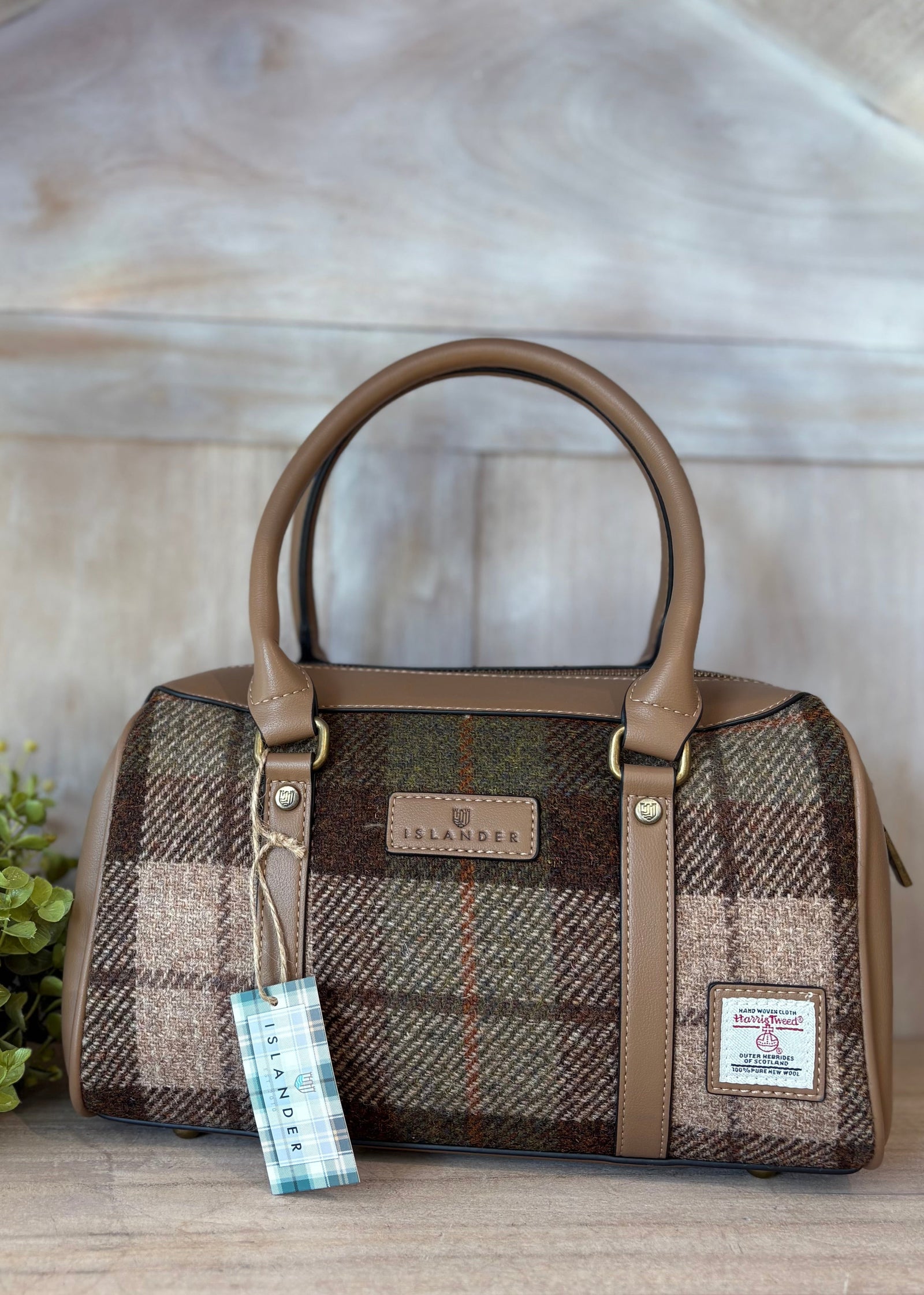 The Medium Duffel - Chestnut Tartan
