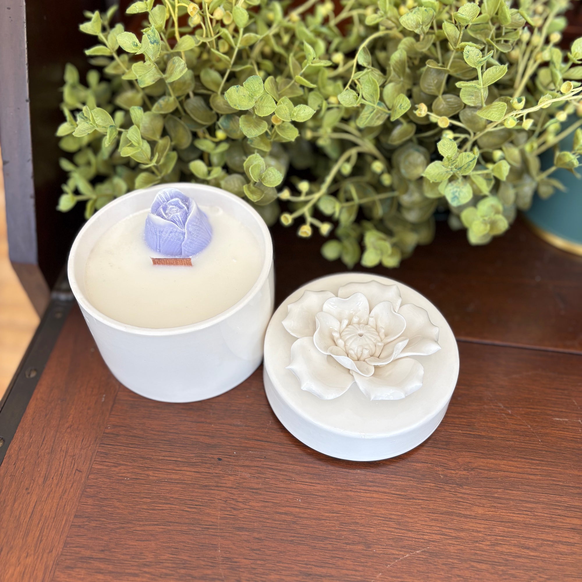 Ivory Elegance Woodwick Candle - Midnight Lavender