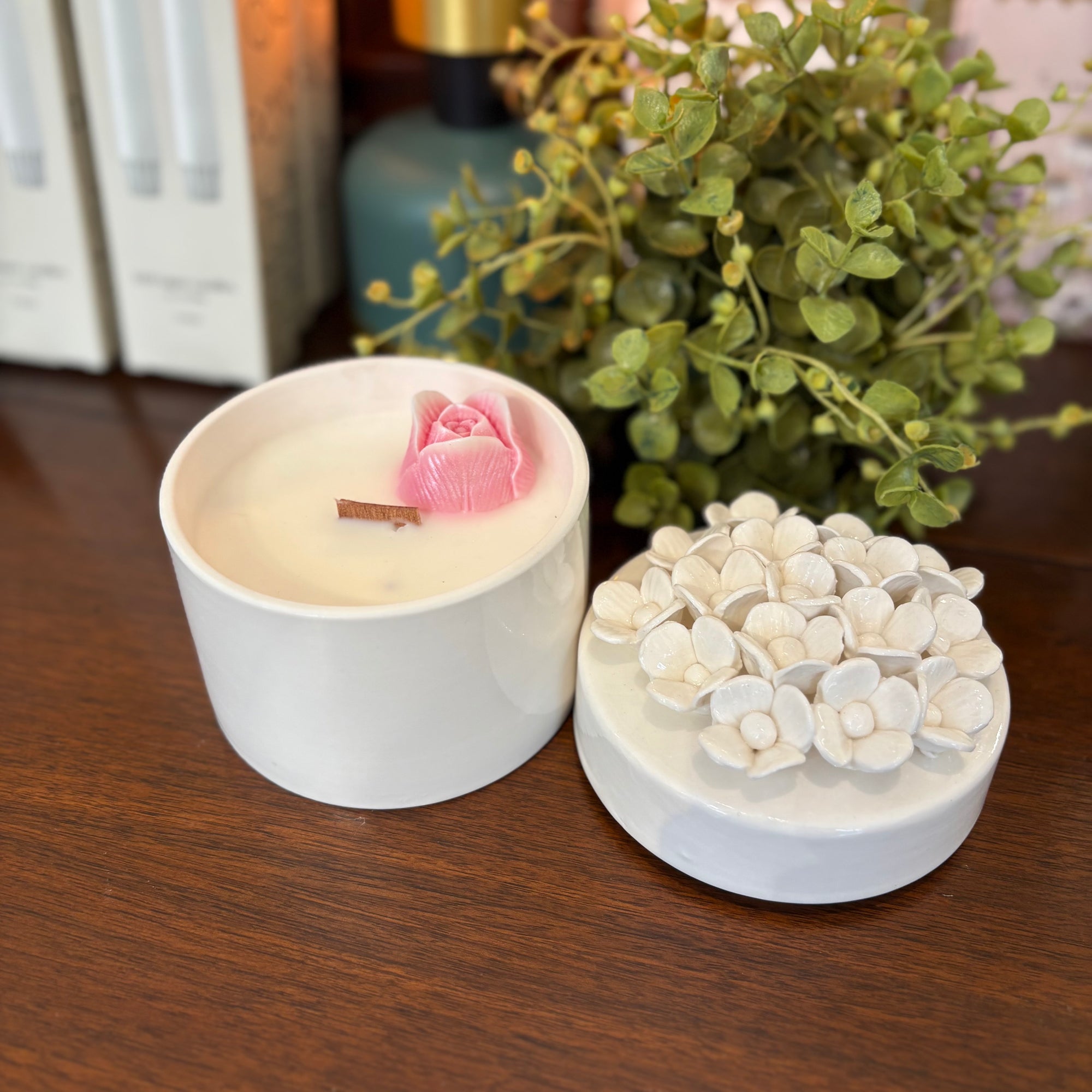 Ivory Elegance Woodwick Candle - Lemon Raspberry Chiffon
