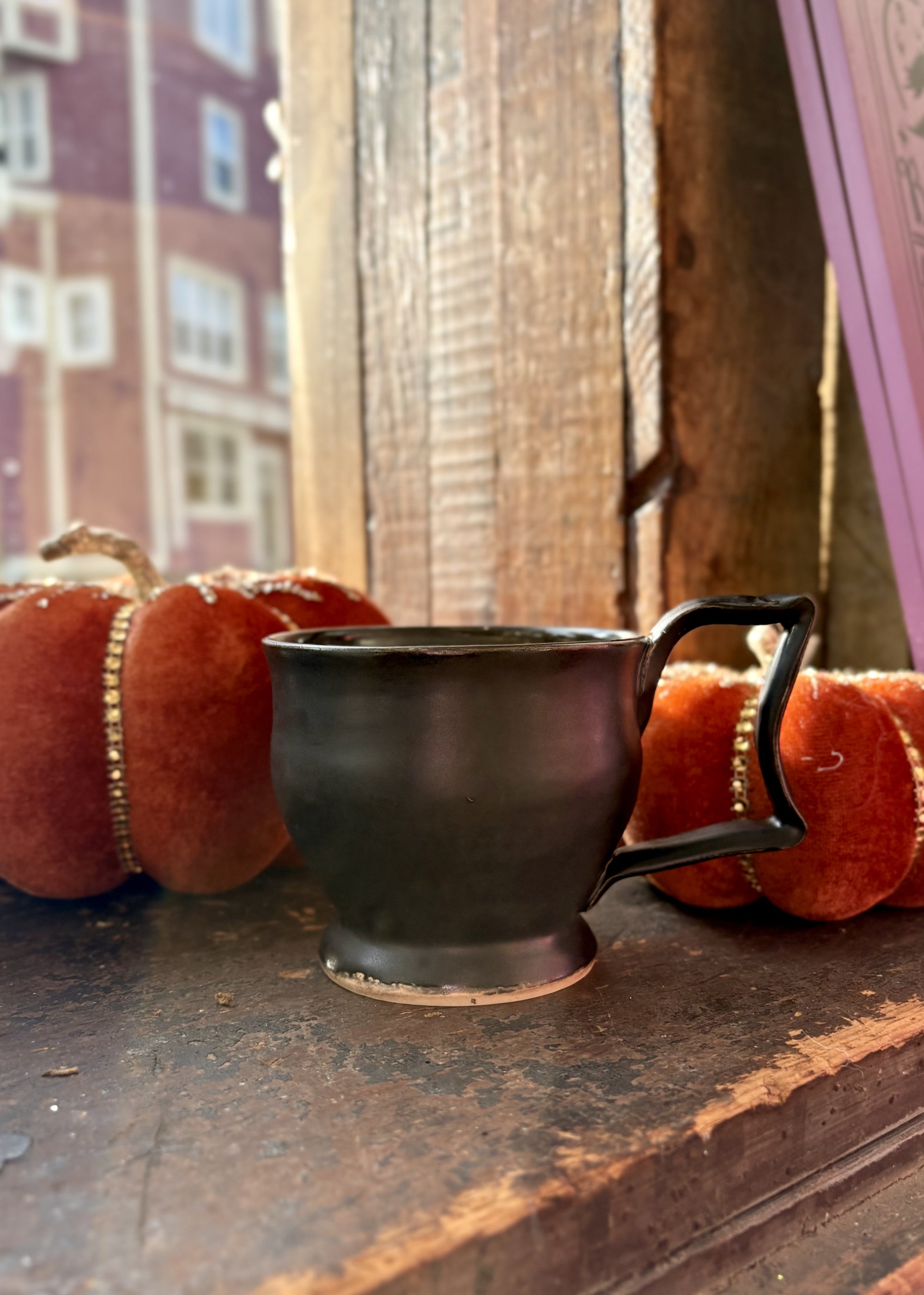 Velvet Black Pottery Mug