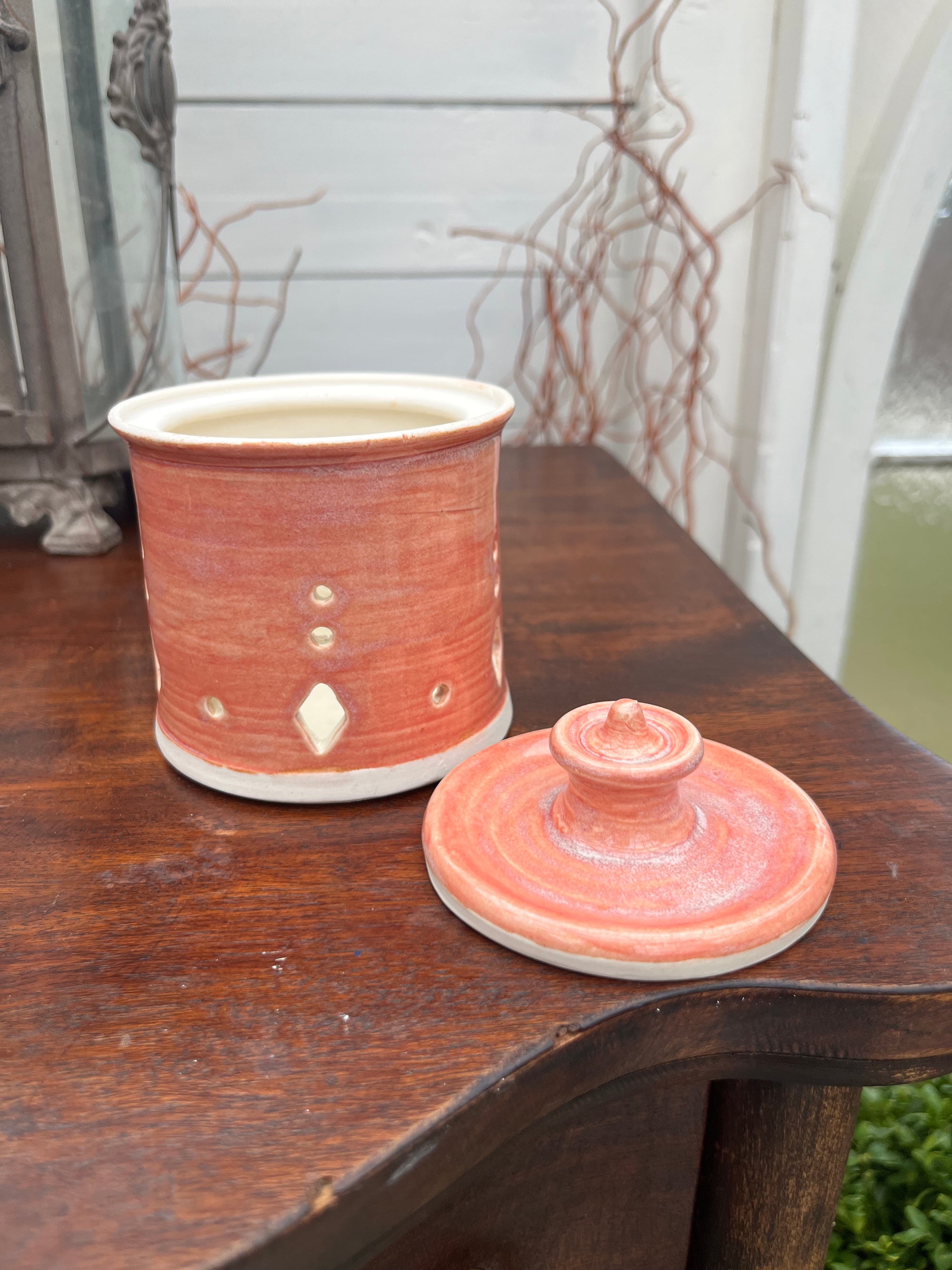 Pink Diamond Porcelain Garlic Keeper