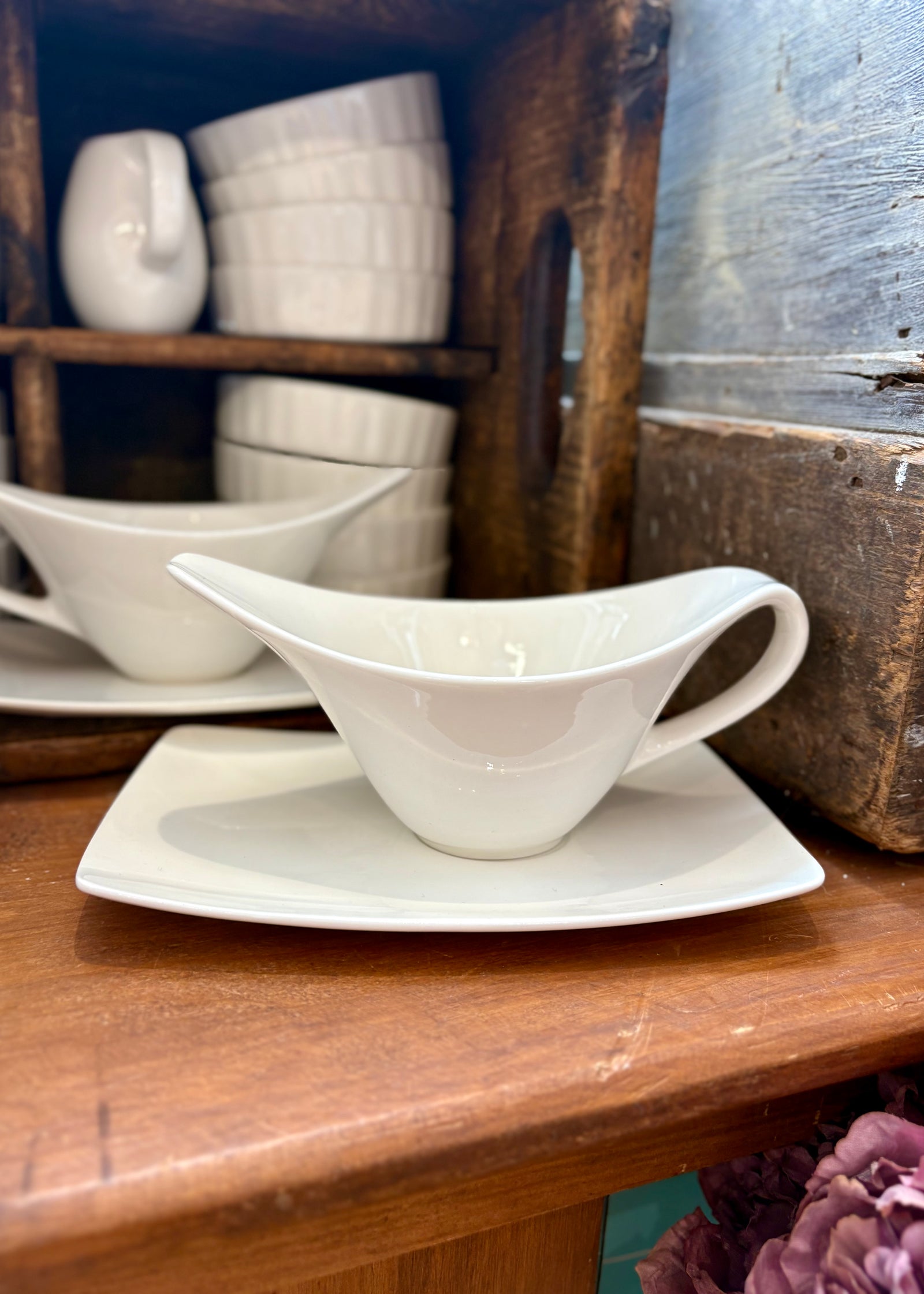 Sophia Sauce Boat with Dish