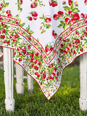 April Cornell Strawberry Basket Tablecloth - 60x90"