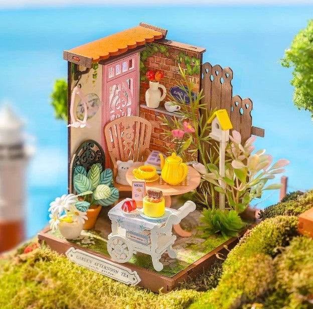 Miniature House - Fancy Tea Yard