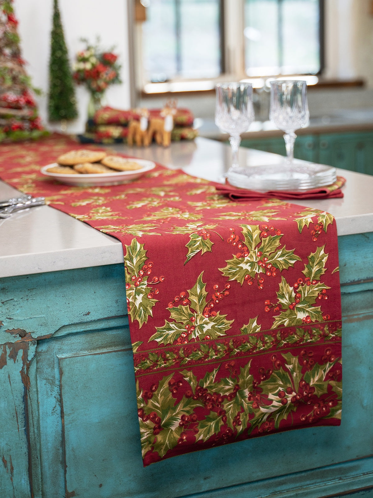 April Cornell Winterberry Table Runner - Red
