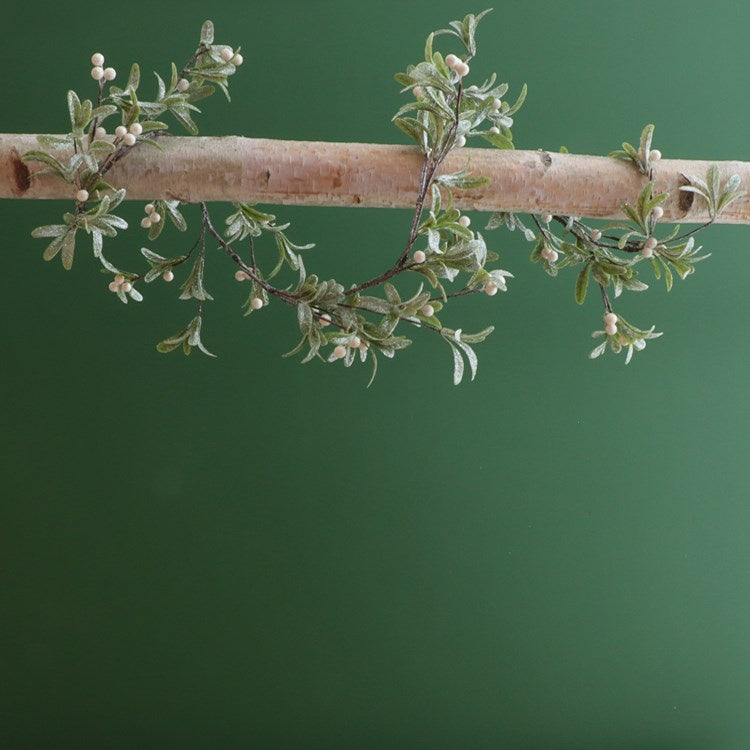 Merry Mistletoe Garland
