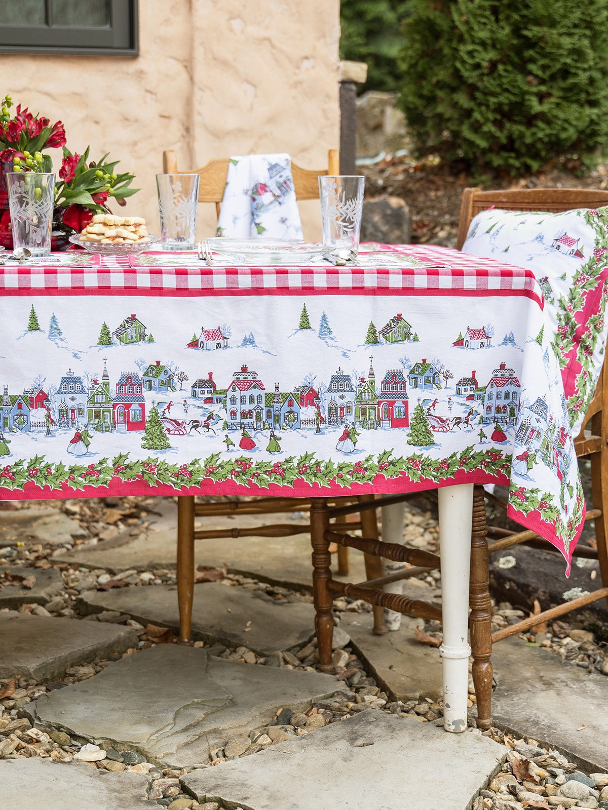 April Cornell Victorian Christmas Tablecloth