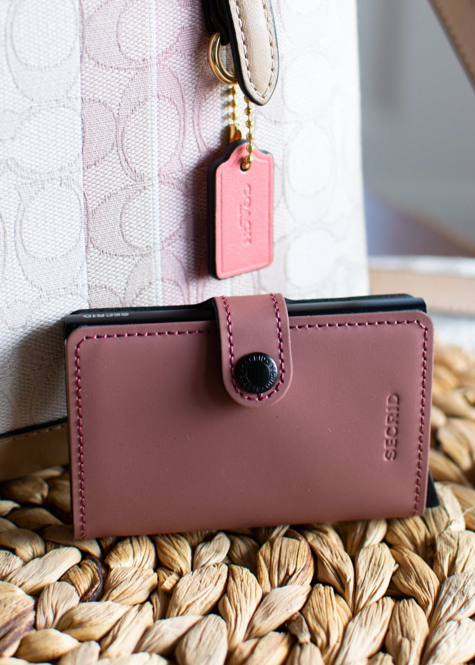 MINI チリレッド ハードシェルキャリーカート Secrid Miniwallet - Matte Rose - Hillhead House